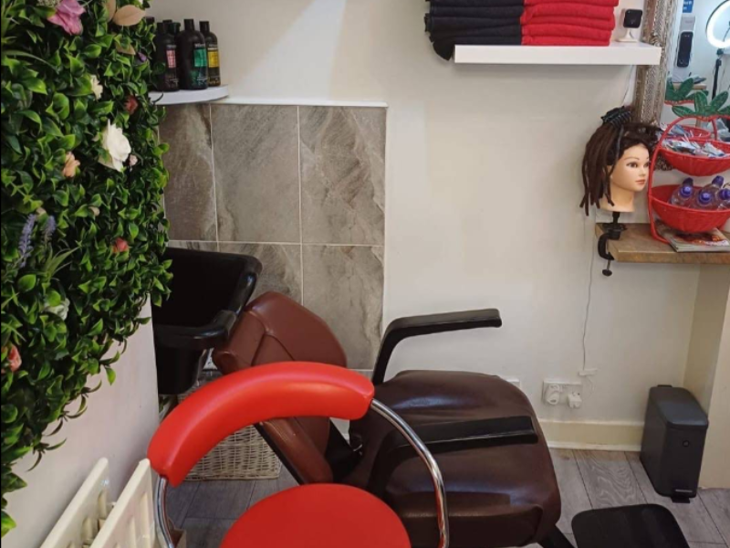 Drea Locs and Nailz - Dreadlock Salon Suite