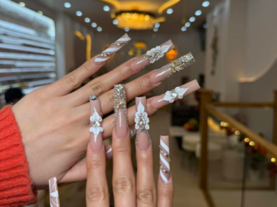 Luxury Nails & Spa